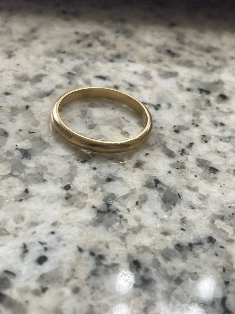Cartier 1895 Classic 18k Yellow Gold Ring 2.5mm - Picture 4 of 8